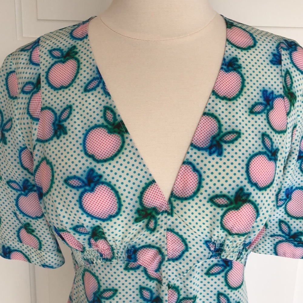 🎉HP💖Miu Miu Runway Editorial Apple Print Dress - Picture 4 of 11